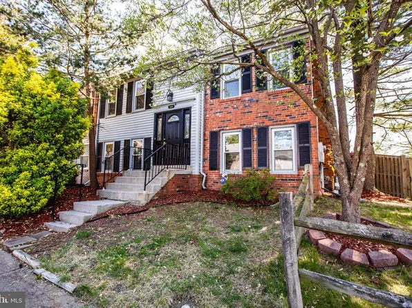 2049 Mayflower Dr, Woodbridge, VA 22192