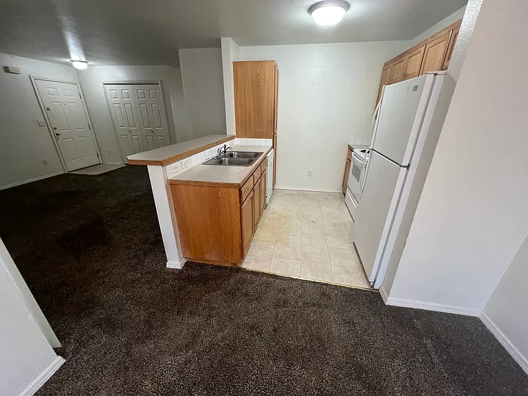 110 N Sea Fury Ln #102 — Photo 2