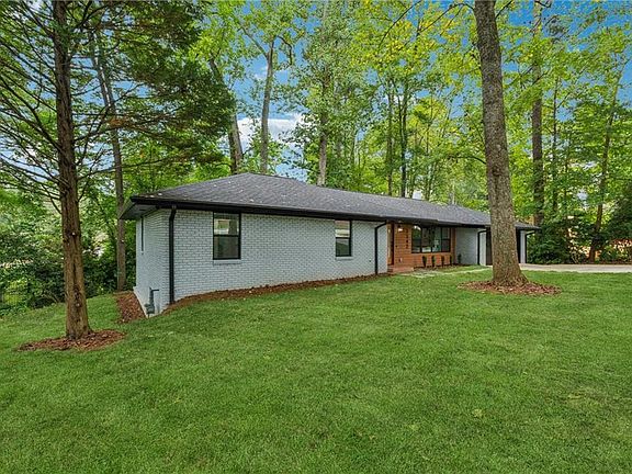 3rd image of 1542 Lavista Rd