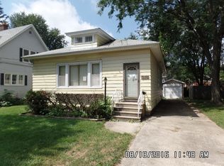 921 S 4th St, Aurora, IL 60505