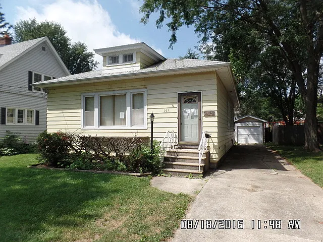 921 S 4th St photo 1
