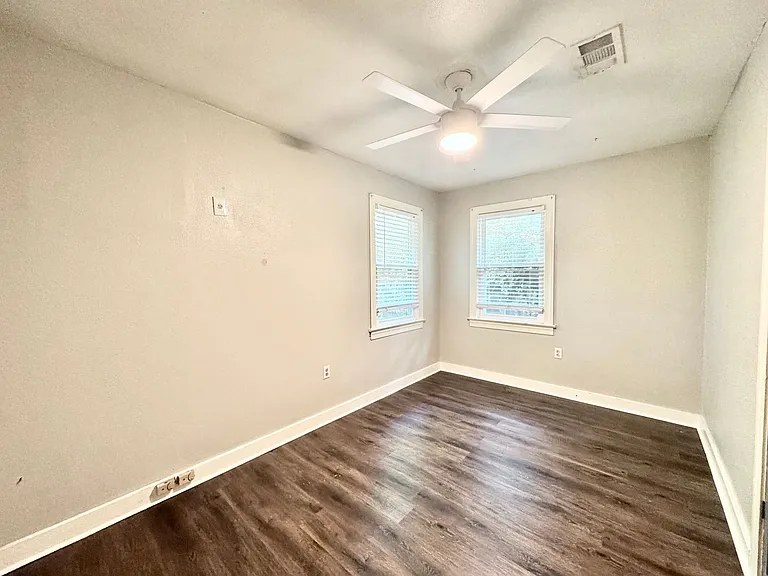 2428 Orpine Ave — Photo 13