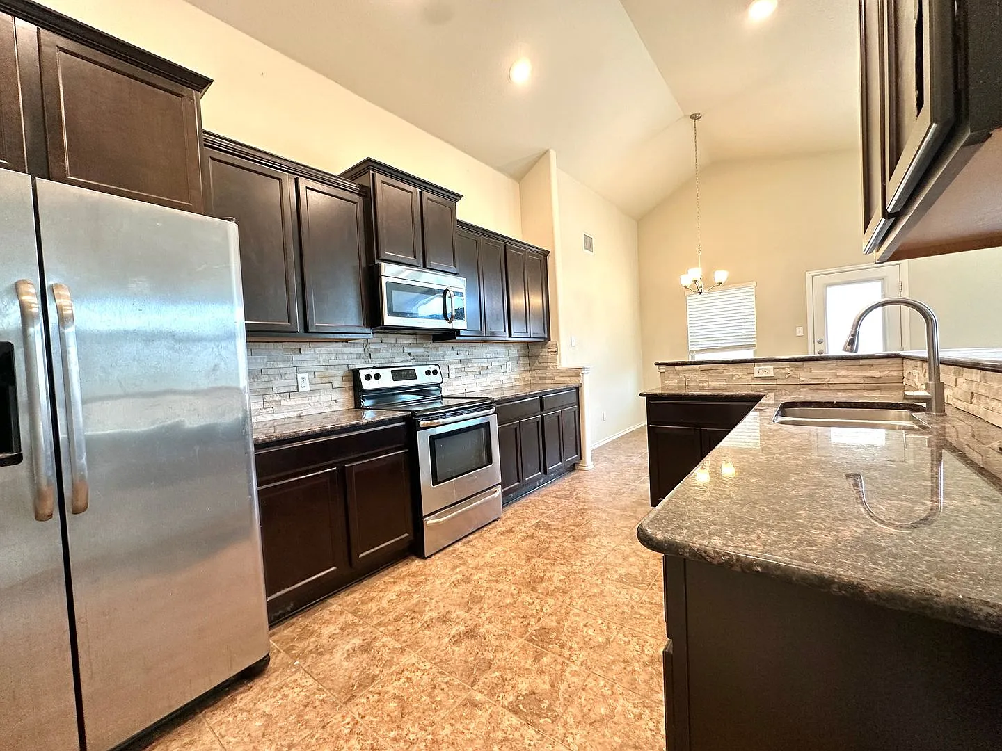 3 Bed 2 Bath with an Office Space — Photo 3