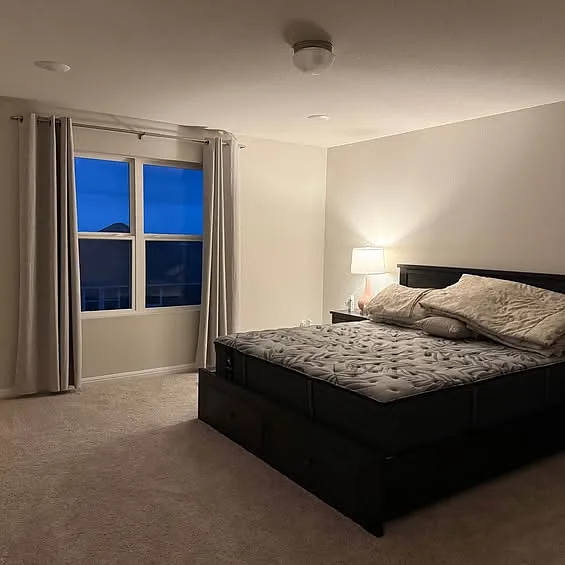 5 bed, 3000 sqft, $750 — Photo 3