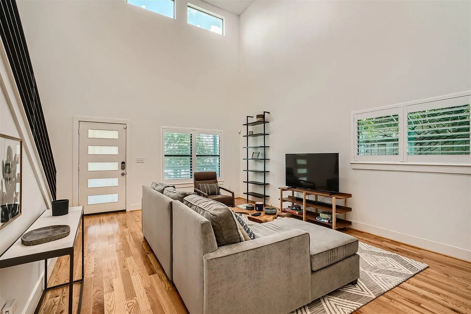 2 bed, 2.5 bath, 1494 sqft, $2,400 — Photo 4