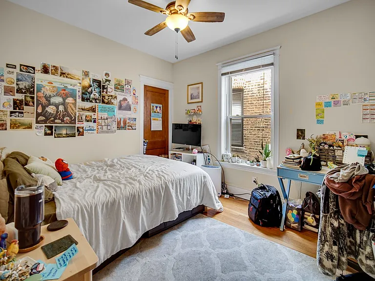 1240 W Cornelia Ave — Photo 8