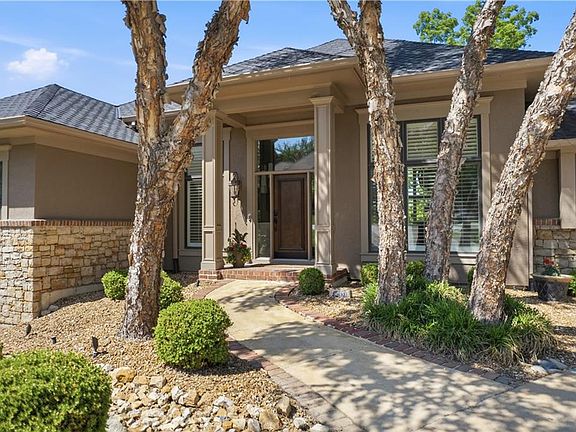 5th image of 10640 S Glenview Ln