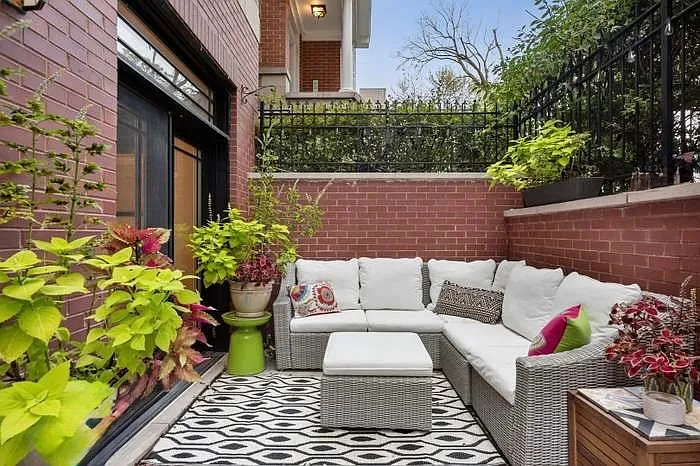 1422 W Henderson St #1 — Photo 2