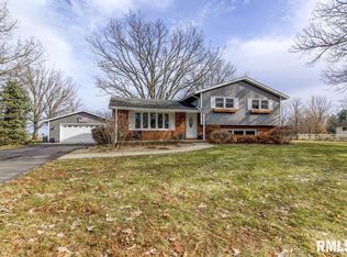 10136 Old Indian Trl, Glenarm, IL 62536