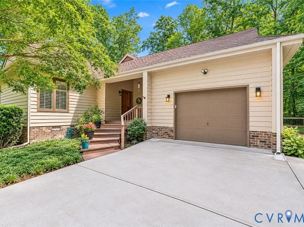 13701 Harbourwood Rd, Midlothian, VA 23112