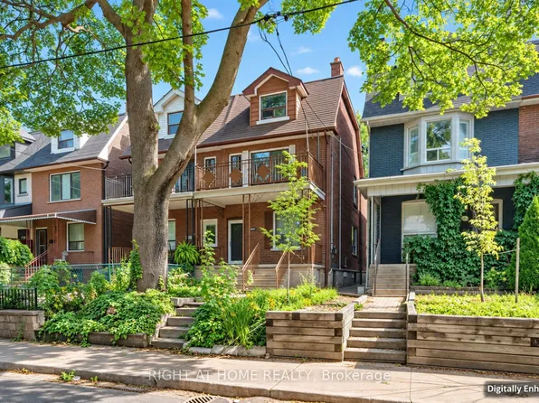 195 Grace St, Toronto, ON M6G 3A7