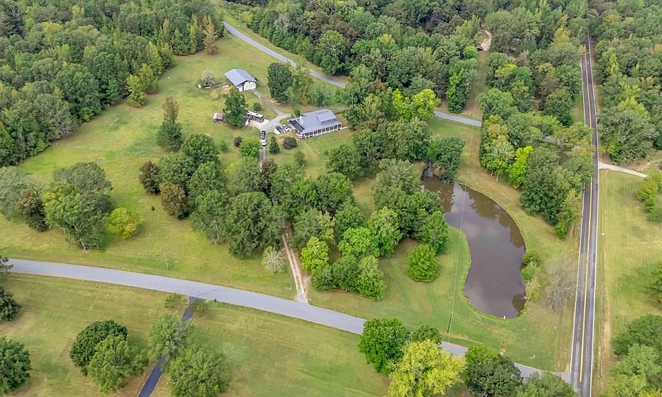 1st image of 350 Flatwood Farm Rd