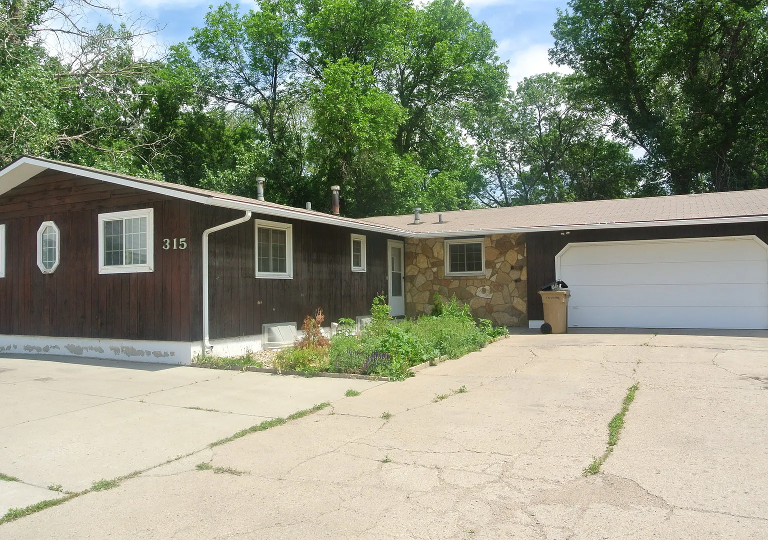 4 Bedroom House! — Photo 3