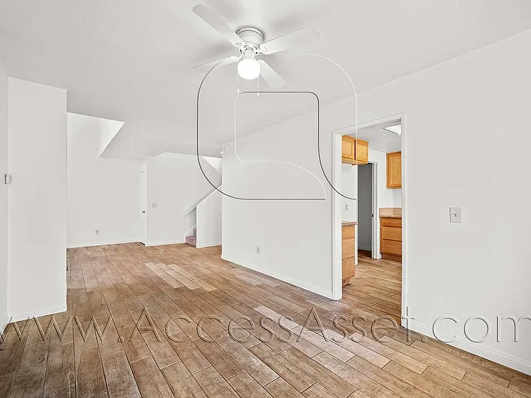 661 Parkview Dr — Photo 8