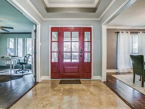 4th image of 3831 Royal Ln