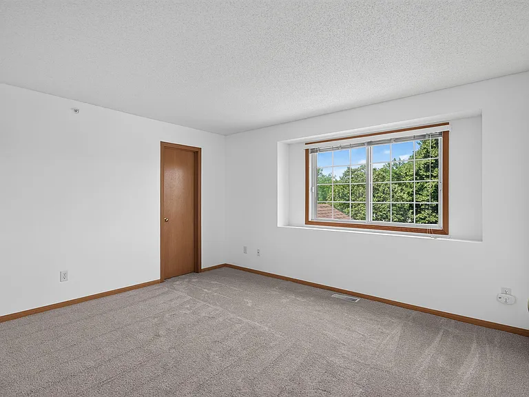 11208 Providence Ln — Photo 13