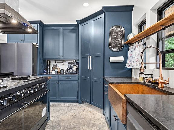 12th image of 831 I.b. Maynard St