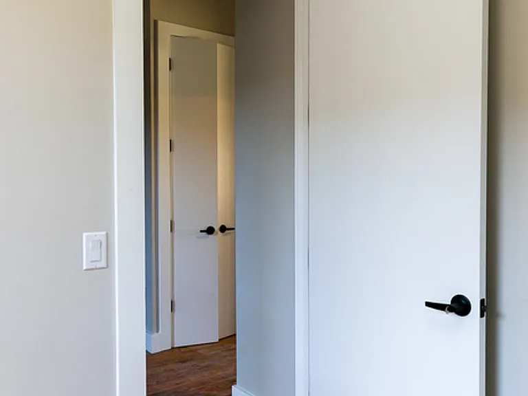 566 Maple St #2F — Photo 17