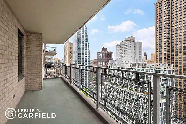 Sold by Leslie J. Garfield | media 17