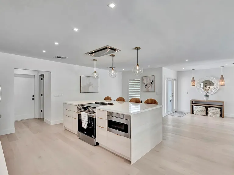 530 NW 14th St — Photo 16