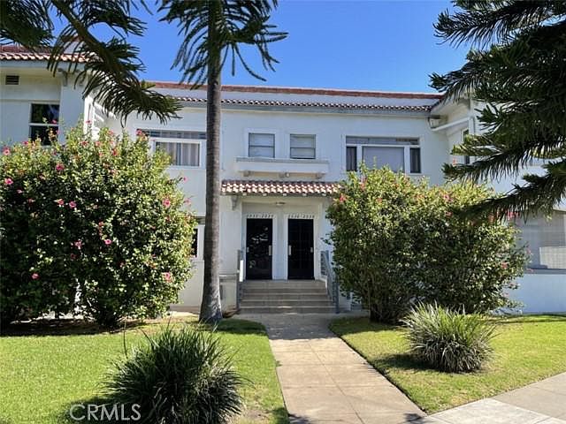 1st image of 2036 Huntington Dr