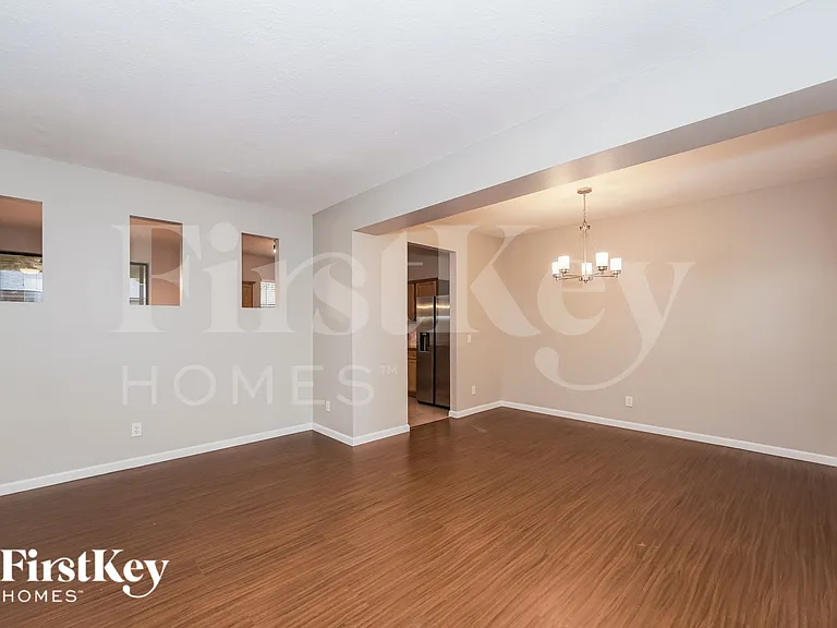 4365 Millicent Cir — Photo 3