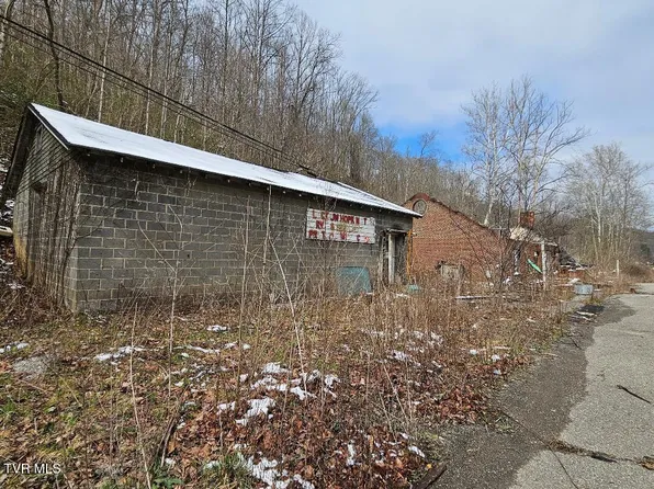 10007 Orby Cantrell Hwy, Pound, VA 24279