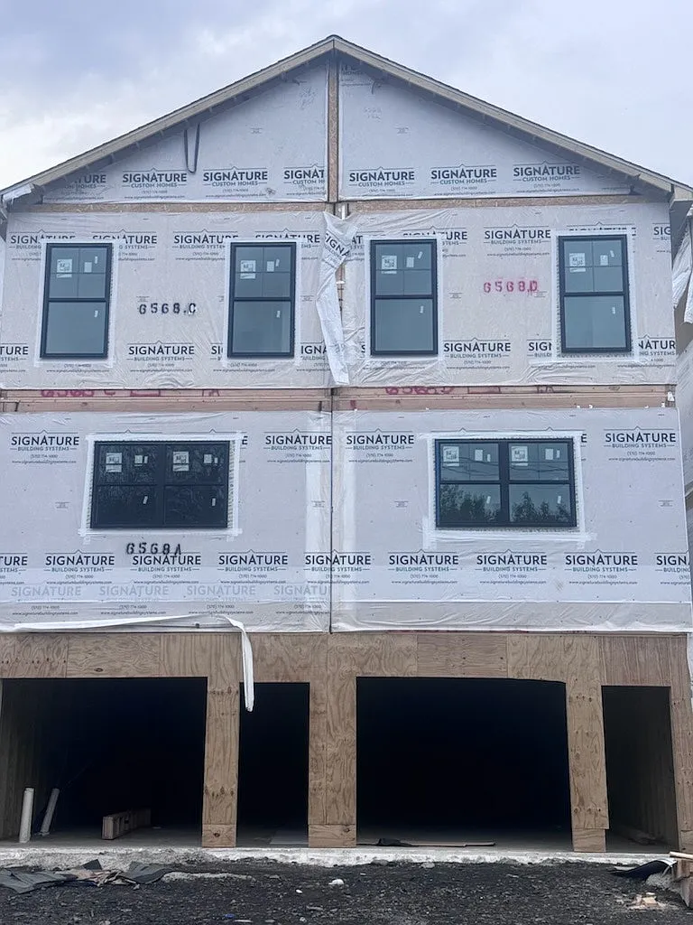 Building Photo - 216 Hull Ave #1