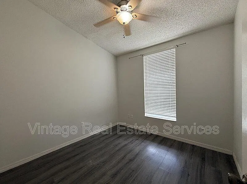 3 bed, 3.0 bath, $1,700 — Photo 4