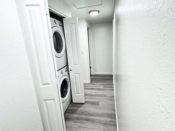 3rd image of 4800 W Clark St #6e1e212bb