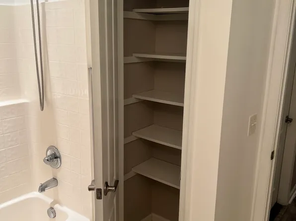 5317 Warminster Dr, Virginia Beach, VA