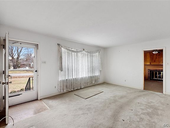 5th image of 8400 Woodward Dr