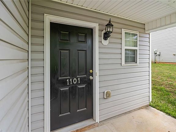 4th image of 1101 Caden Village Cir