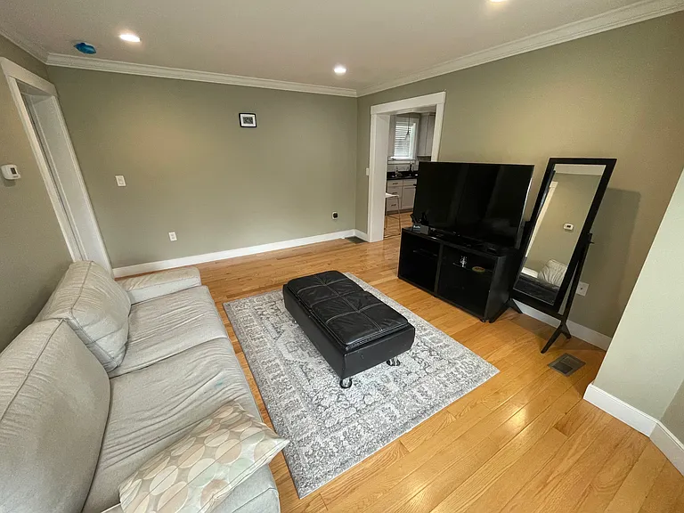 31 Court St #A — Photo 16