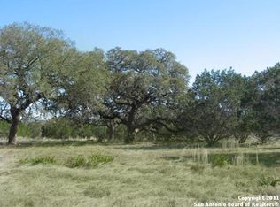 526 Buckskin Trl, Bandera, TX 78003