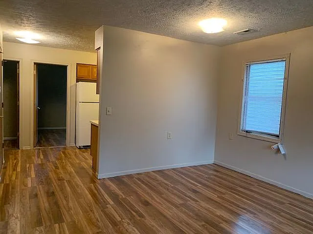 2920 Merrill St — Photo 3