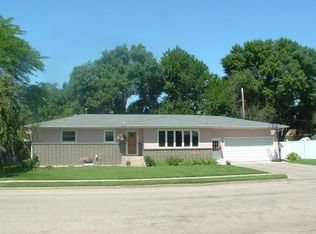 1514 Squire Ln, Aberdeen, SD 57401