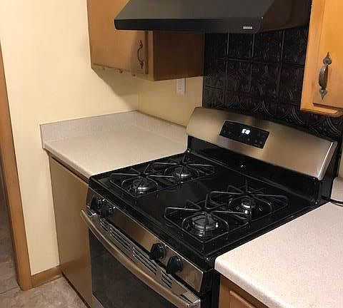 New range and hood vent