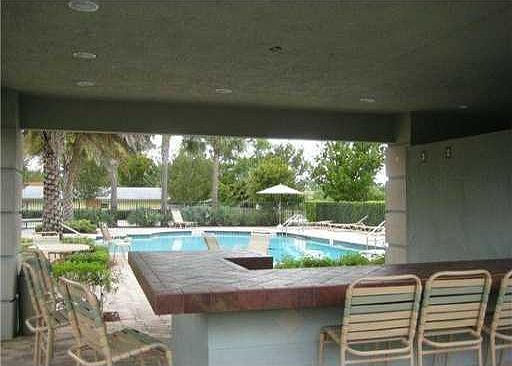 5th image of 156 E Astor Cir #156