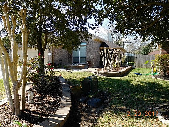 4th image of 4810 Chase Court Dr