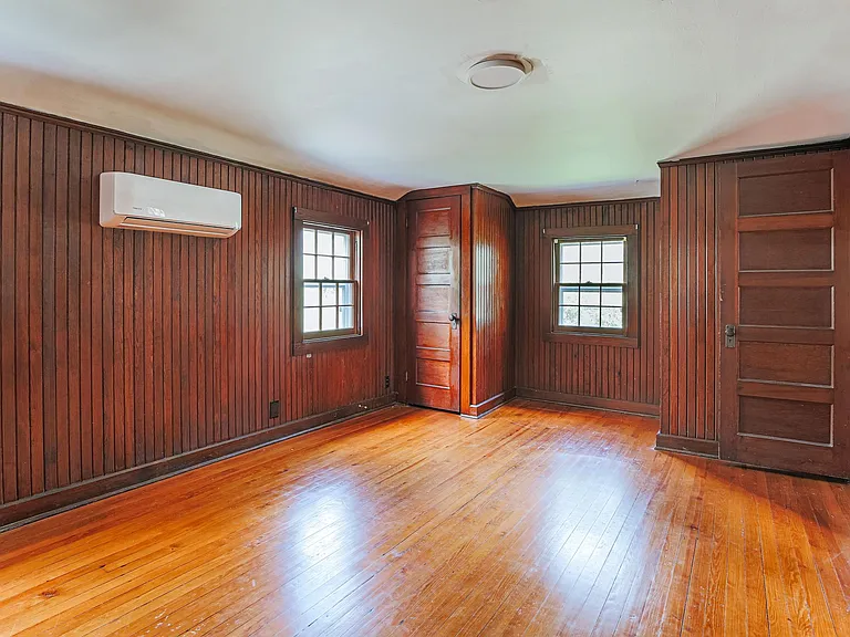 860 Elizabeth Ln — Photo 23