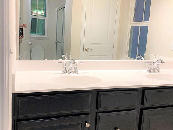 Master Bath with upgraded cabinets