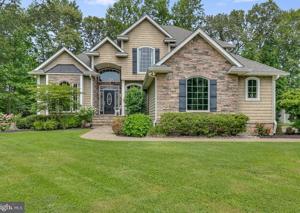 1st image of 29156 Finch Ln