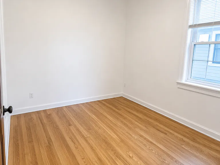 646 W Oakdale Ave #1R — Photo 7