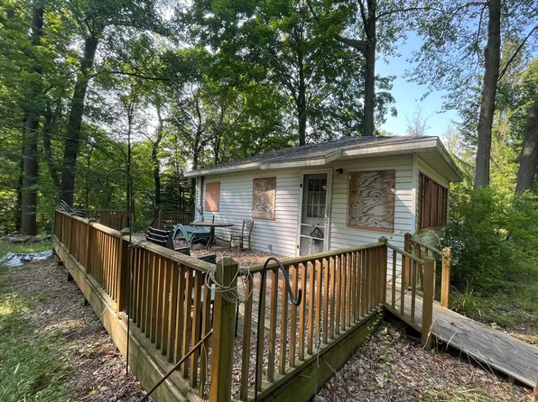 6006 Lincoln St, Coloma, MI 49038