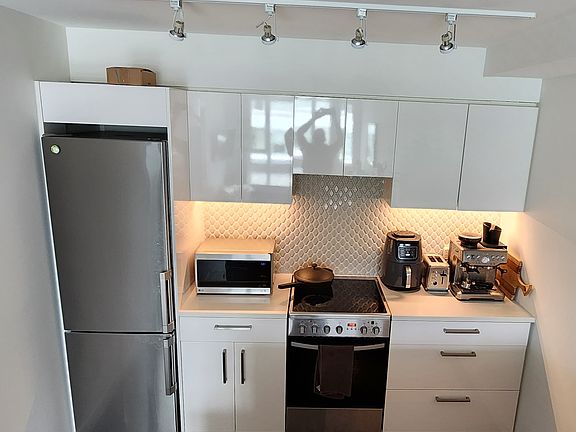 3rd image of 212 E 28th Ave #882505
