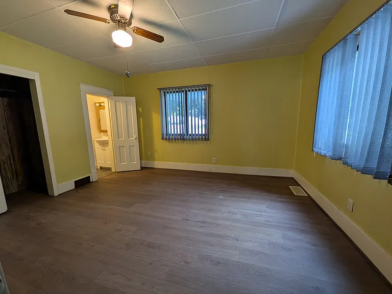 1033 Nash St — Photo 13