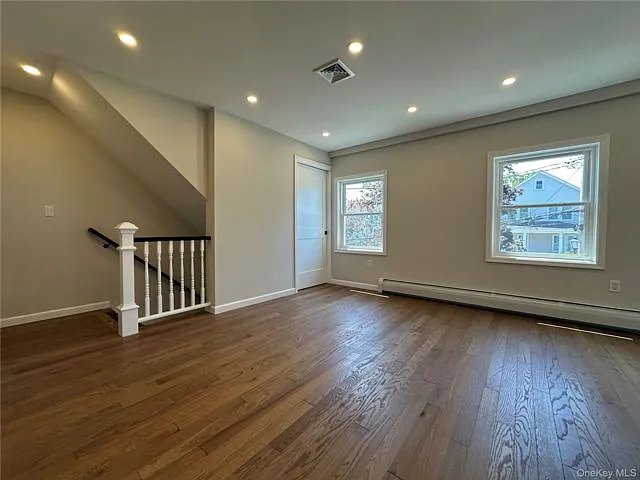 11 Ohio Ave — Photo 2
