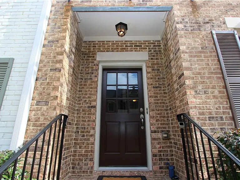 160 Ridge Way — Photo 2