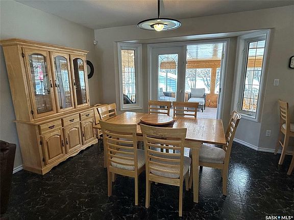 3rd image of 2118 Newmarket Dr